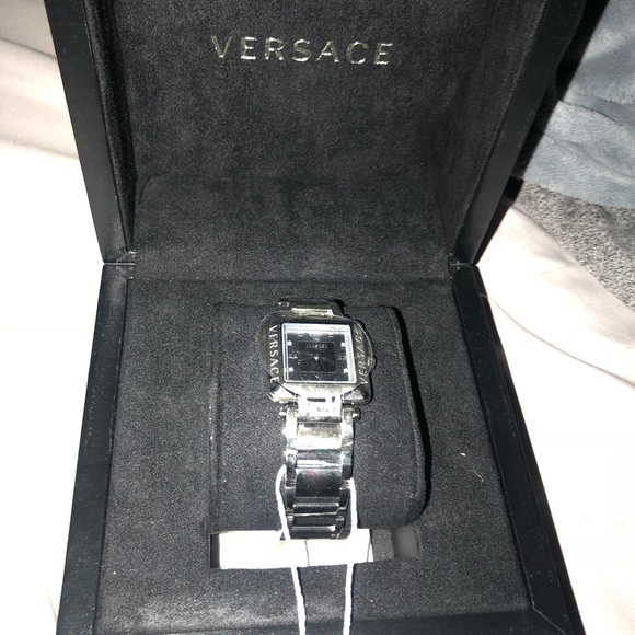 Versace Accessories Versace Watch Need Battery Poshmark